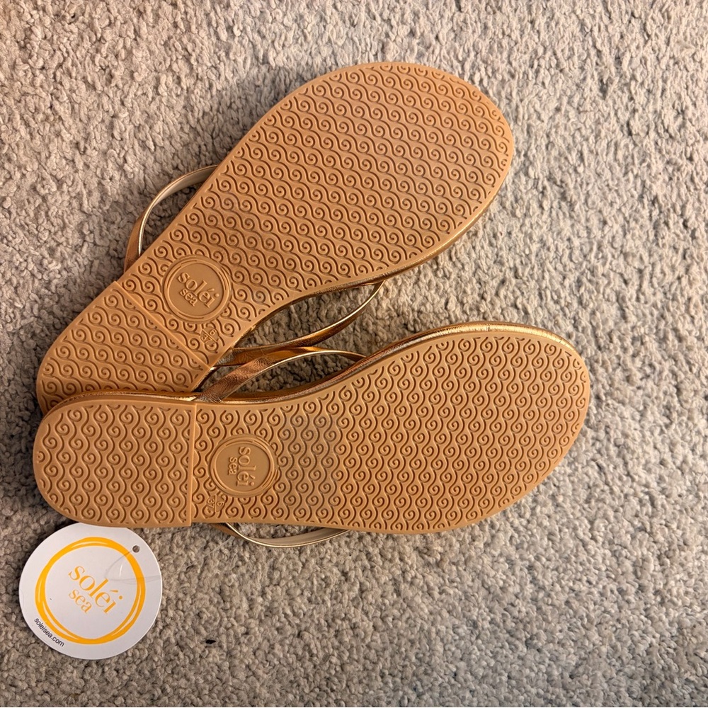 Stylish Rose Gold Flip-Flops for Women - Picture 2 of 3